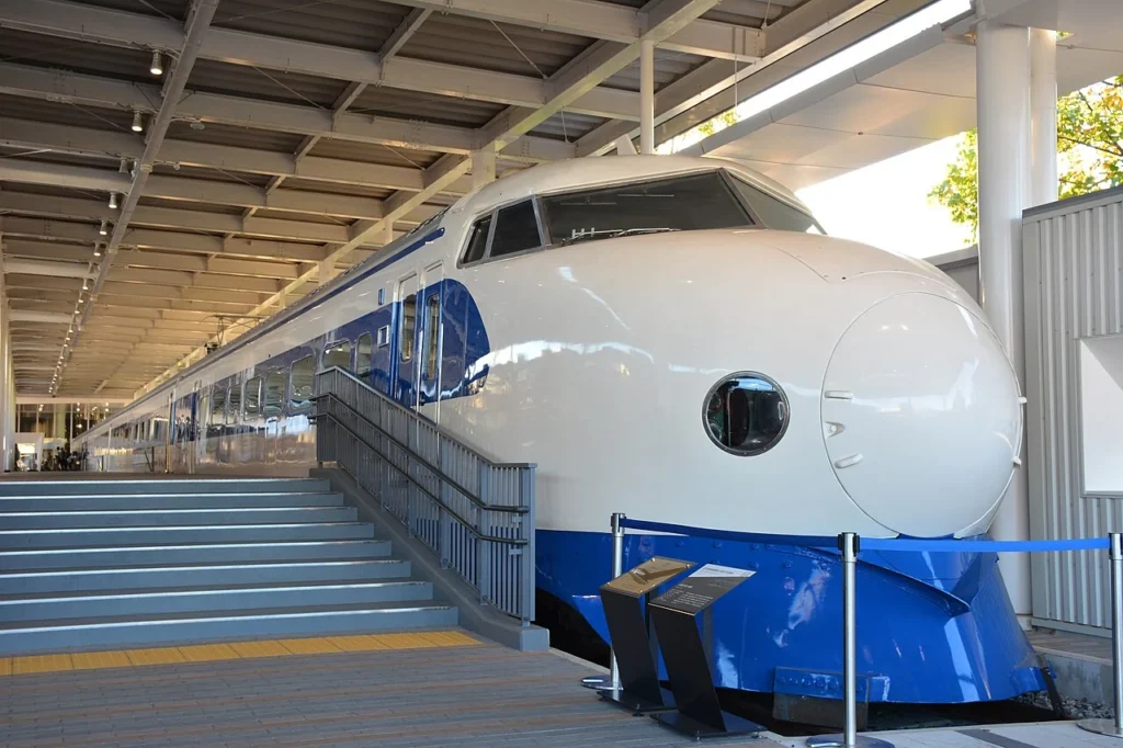 京都鉄道博物館に展示された0系新幹線21形1号車