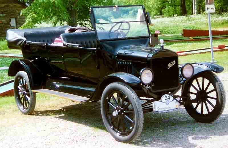 1922年型のT型フォードを使ったタクシーの写真