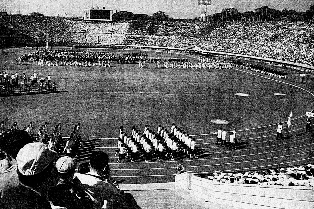 国立霞ケ丘陸上競技場で行われた第3回アジア競技大会の開会式