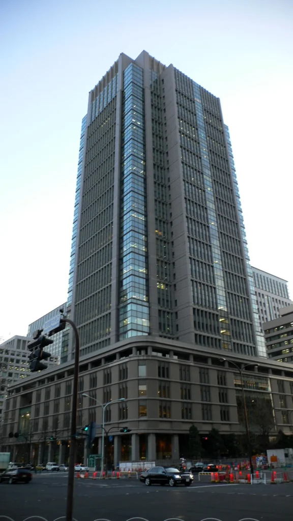 東京・丸の内の丸ビルの写真