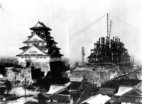 1930年の建設中と1931年完成直後の大阪城天守閣
