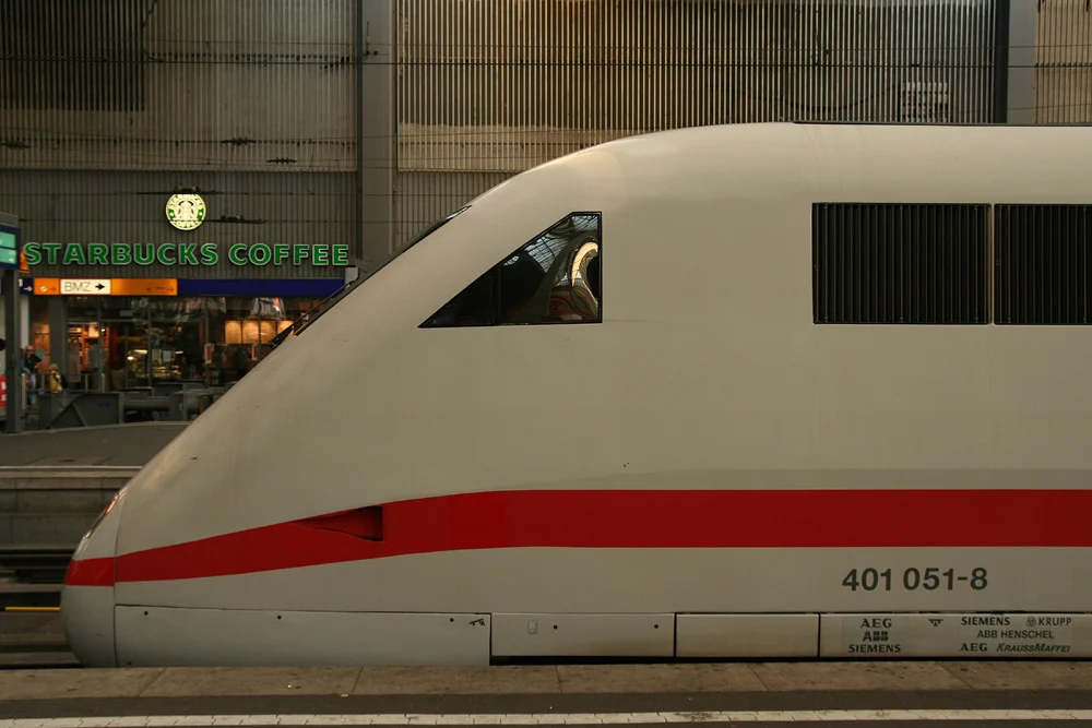 エシェデ鉄道事故に遭ったICE編成の先頭動力車401 051