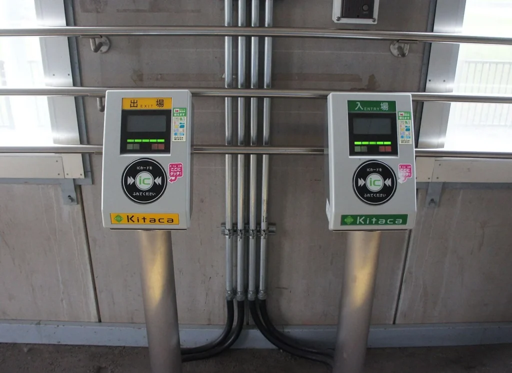 サッポロビール庭園駅に設置されたKitaca対応の簡易改札機