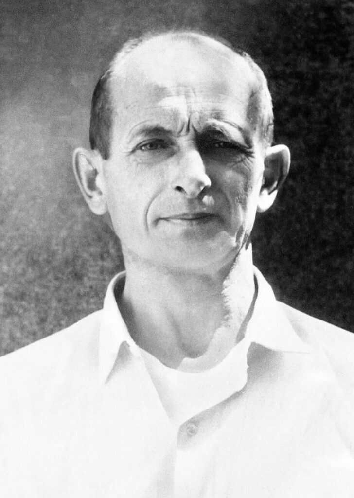 1960年に拘束された後のアドルフ・アイヒマン