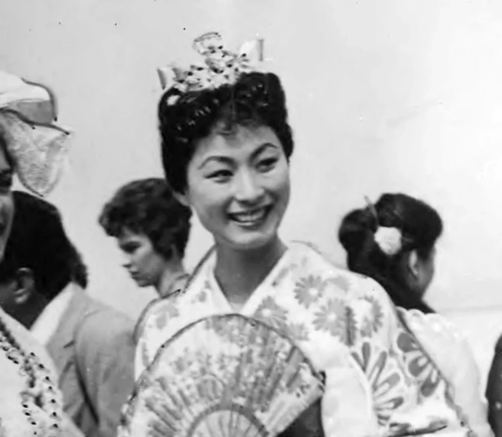 1959年のミス・ユニバースに選ばれた児島明子の写真