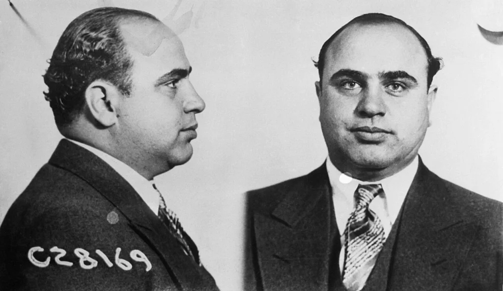 1931年に撮影されたアル・カポネの警察写真