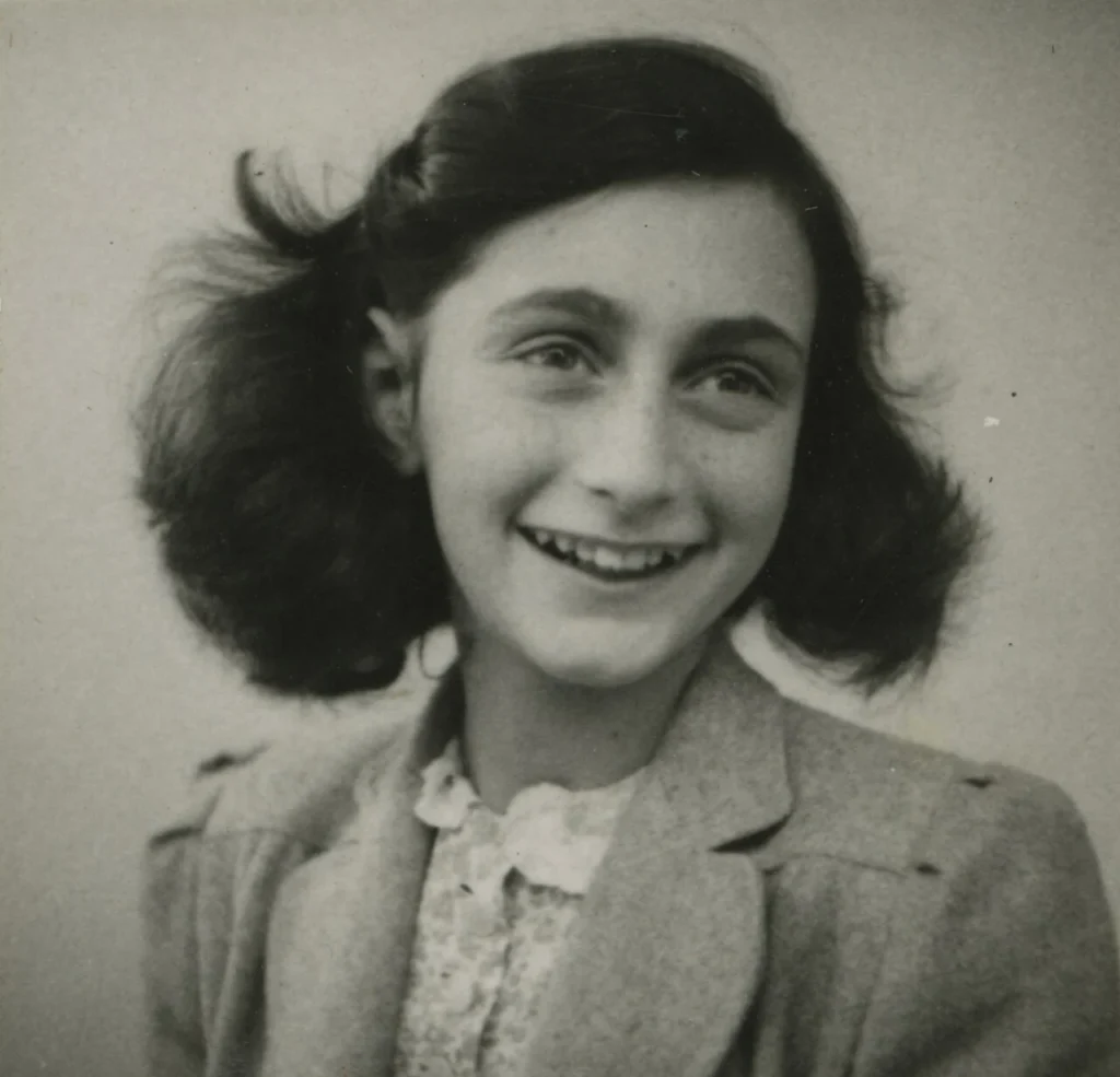 1942年5月に撮影されたアンネ・フランクの写真