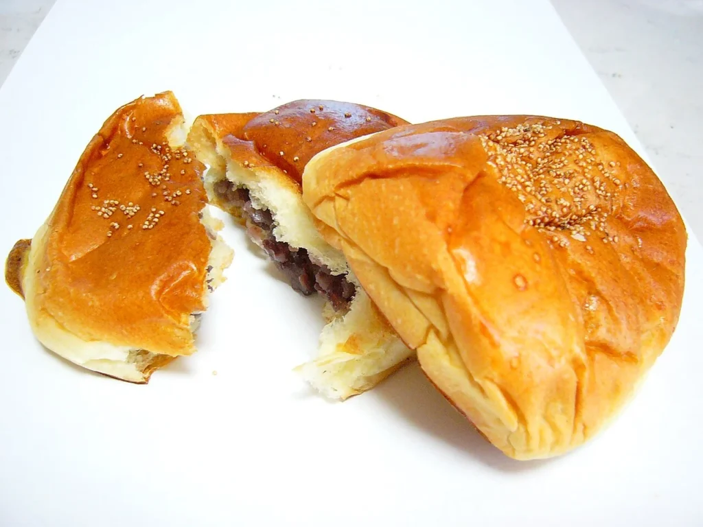 小豆のあんを包んだ日本のあんパン
