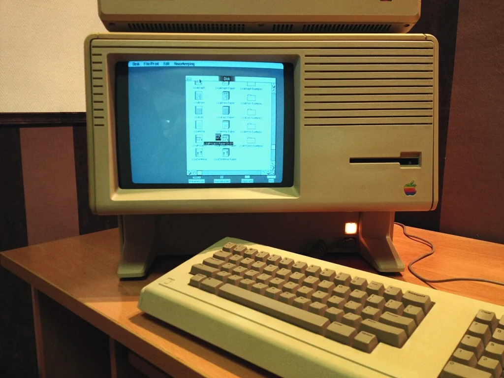 博物館に展示されているApple Lisa