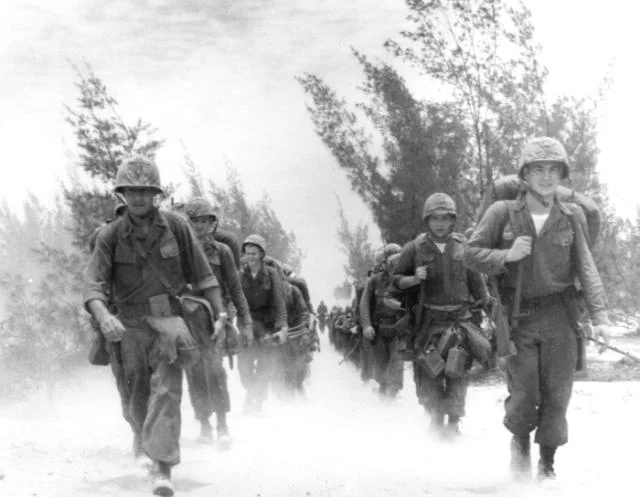 1965年3月にダナンへ上陸するアメリカ海兵隊
