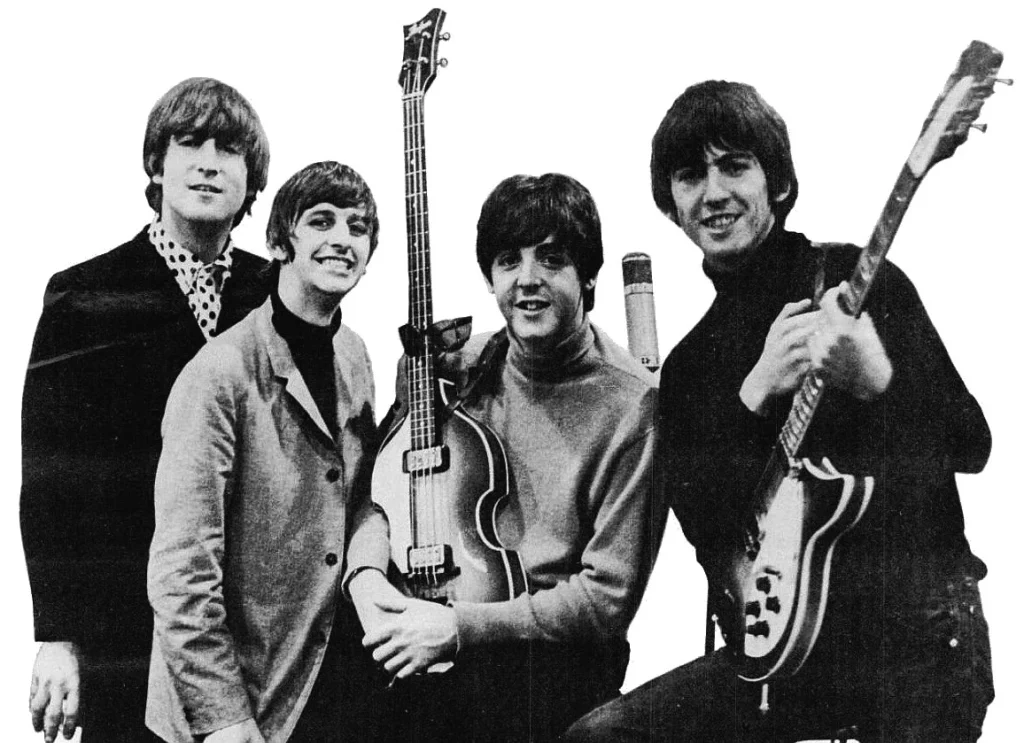 1965年の広告から切り出されたビートルズの集合写真