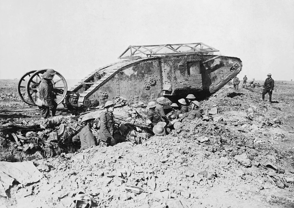 ソンム戦線に配備されたイギリス軍のマークI戦車