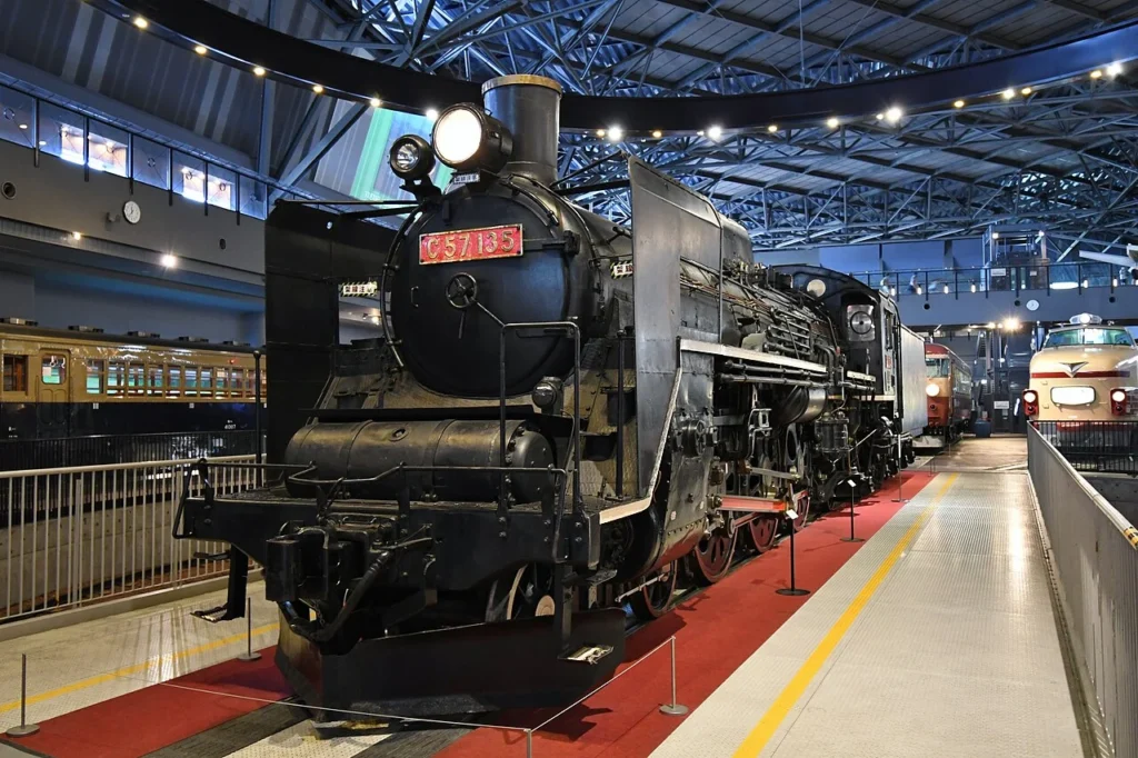 鉄道博物館に展示された蒸気機関車C57 135の写真