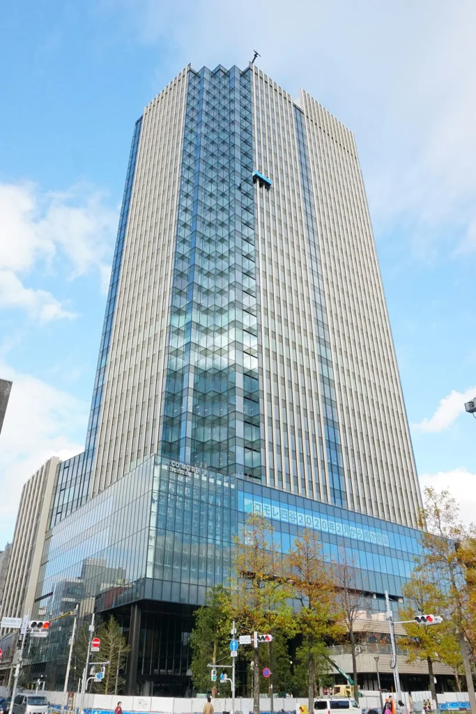 同行が後に本社を移したコモレ四谷の写真