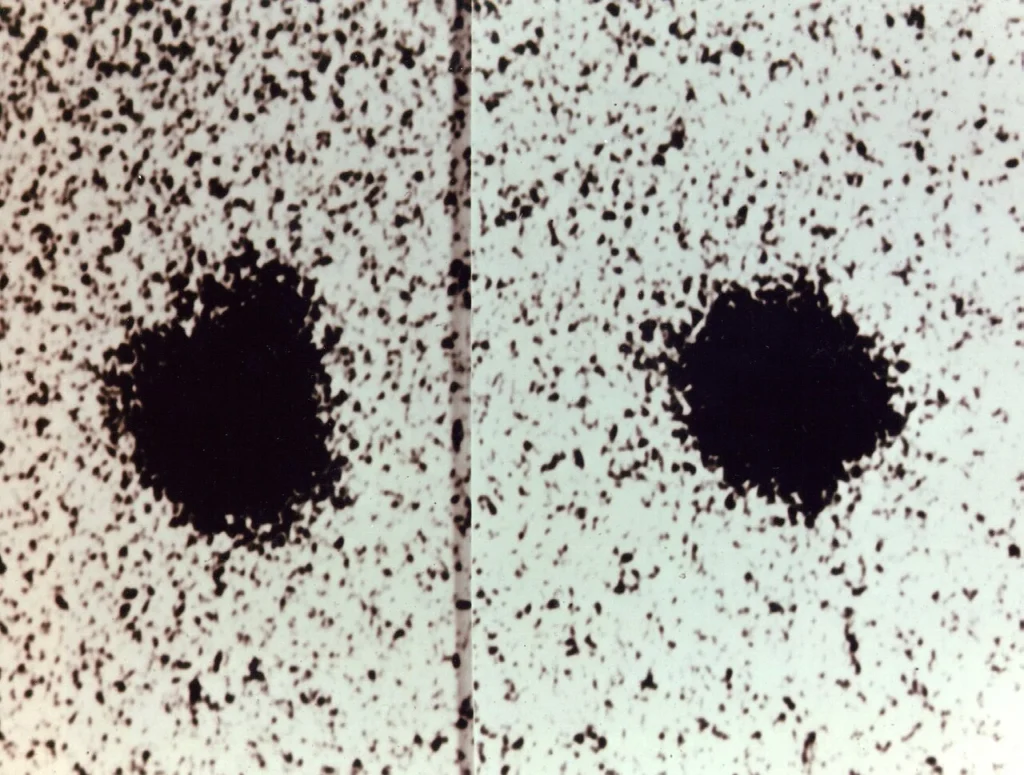冥王星の衛星カロンの発見につながった観測画像