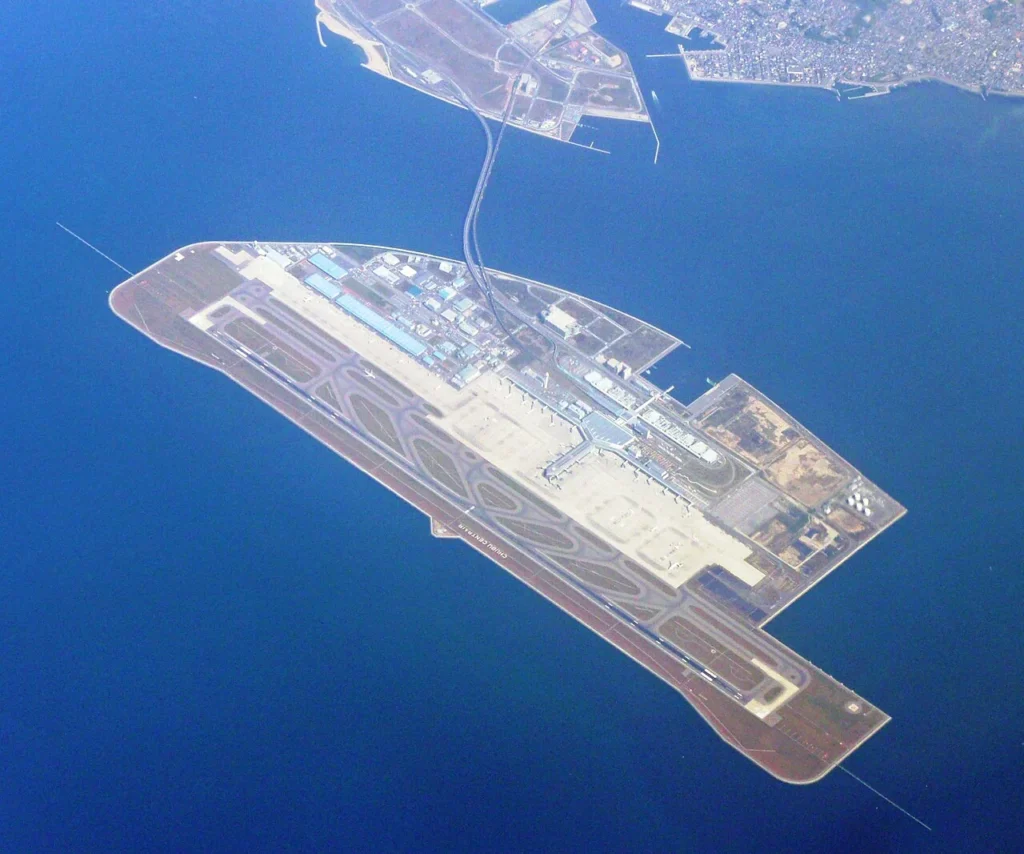 上空から撮影された中部国際空港