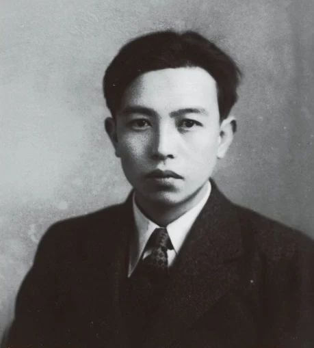 詩人・中原中也の肖像写真