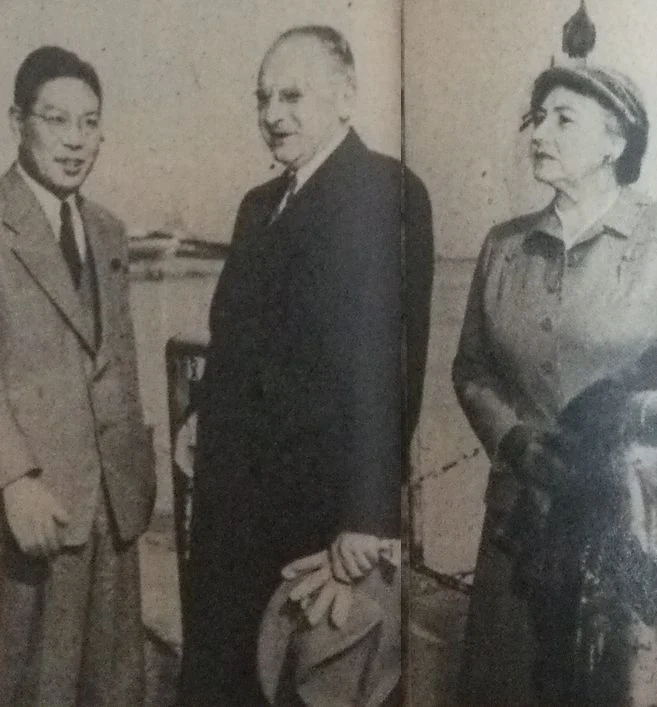 ジョゼフ・ドッジ夫妻と池田勇人の写真