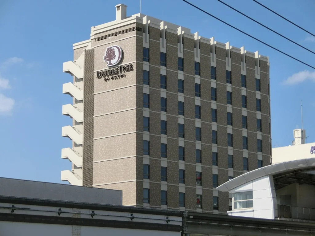 ダブルツリーbyヒルトン那覇の建物