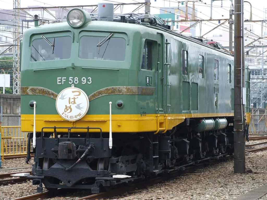 保存されている国鉄EF58形電気機関車の写真
