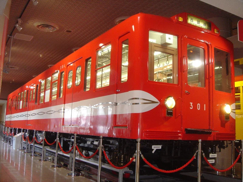 地下鉄博物館に保存されている営団地下鉄300形電車