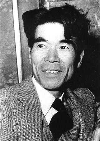 小説家・吉川英治の肖像写真