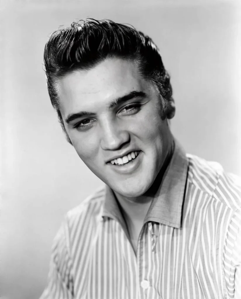 1956年に撮影されたエルビス・プレスリーの宣伝写真