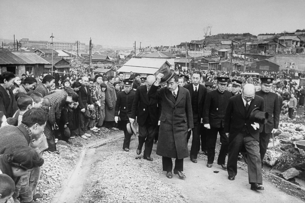 1946年に横浜を訪れた昭和天皇
