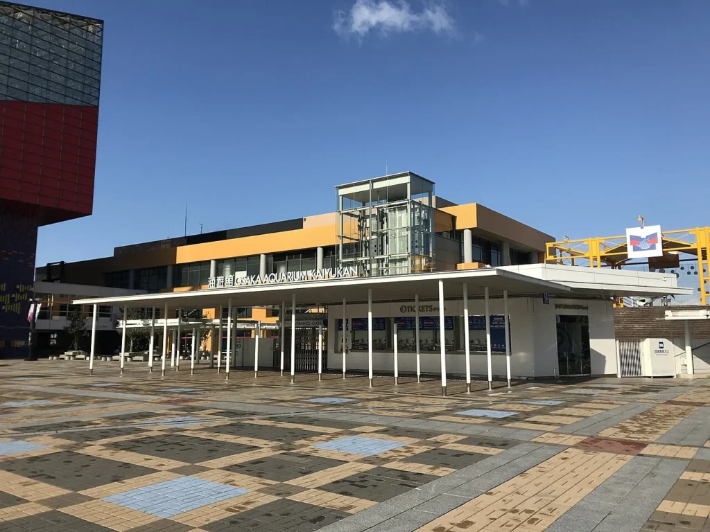 大阪・海遊館の入り口とチケット売り場