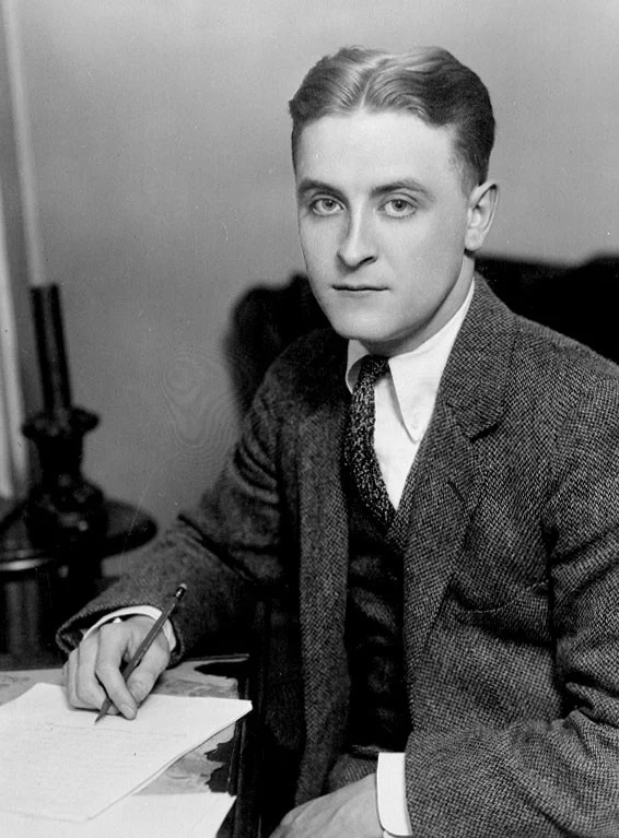 小説家F・スコット・フィッツジェラルドの1921年ごろの肖像写真