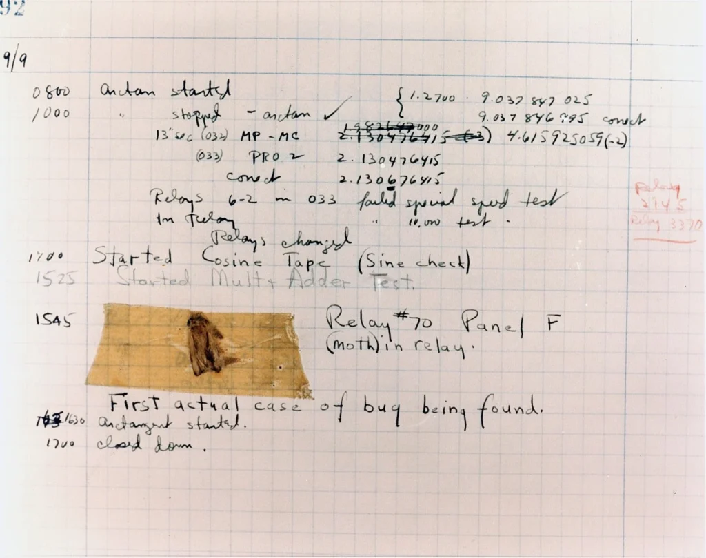 Mark IIの記録簿に貼り付けられた蛾