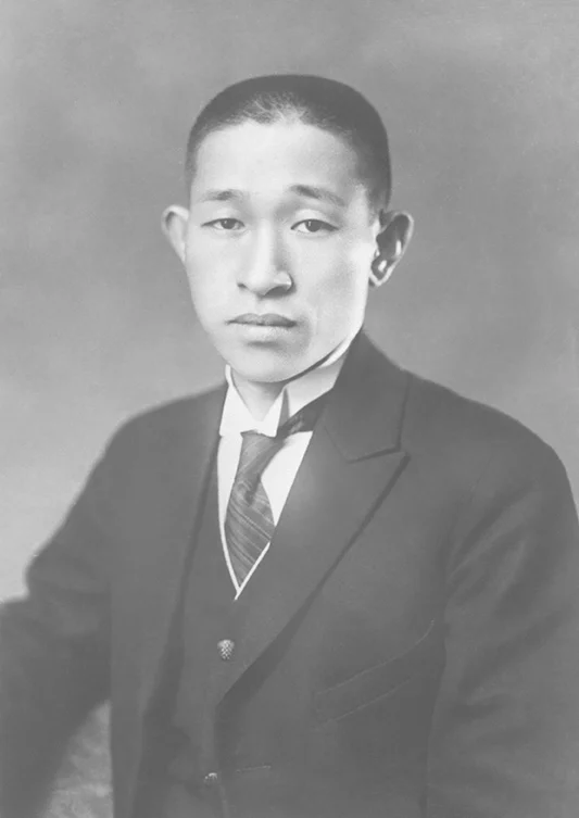 松下電器創業者・松下幸之助の肖像写真