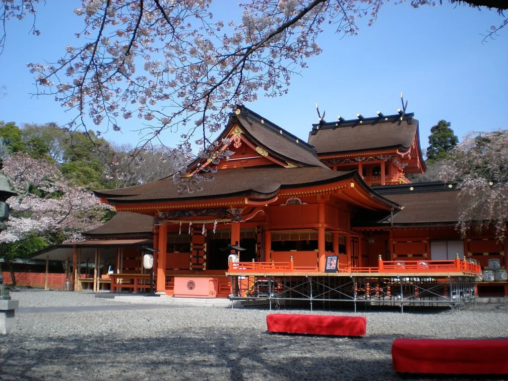富士山本宮浅間大社を拝殿前から写した写真
