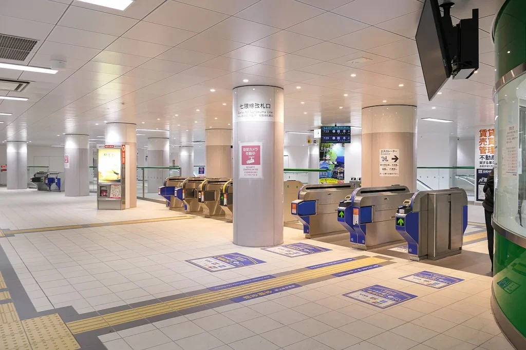 福岡市地下鉄博多駅の七隈線改札口