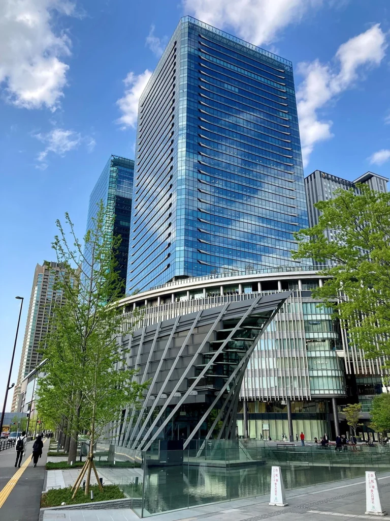 大阪駅北側に建つグランフロント大阪