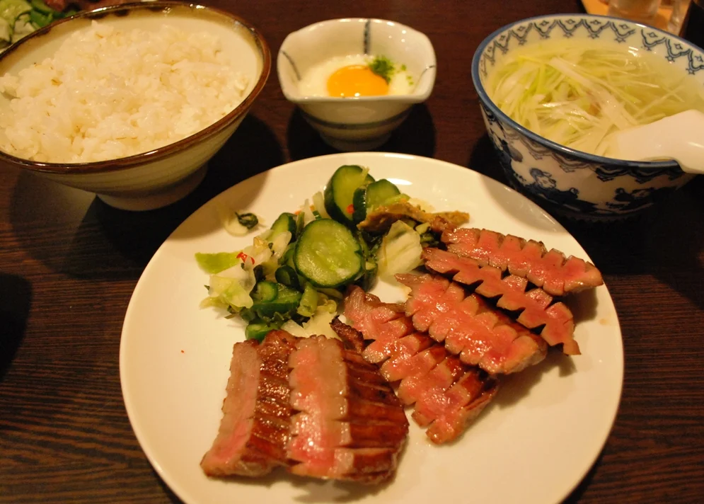 牛たん定食の写真