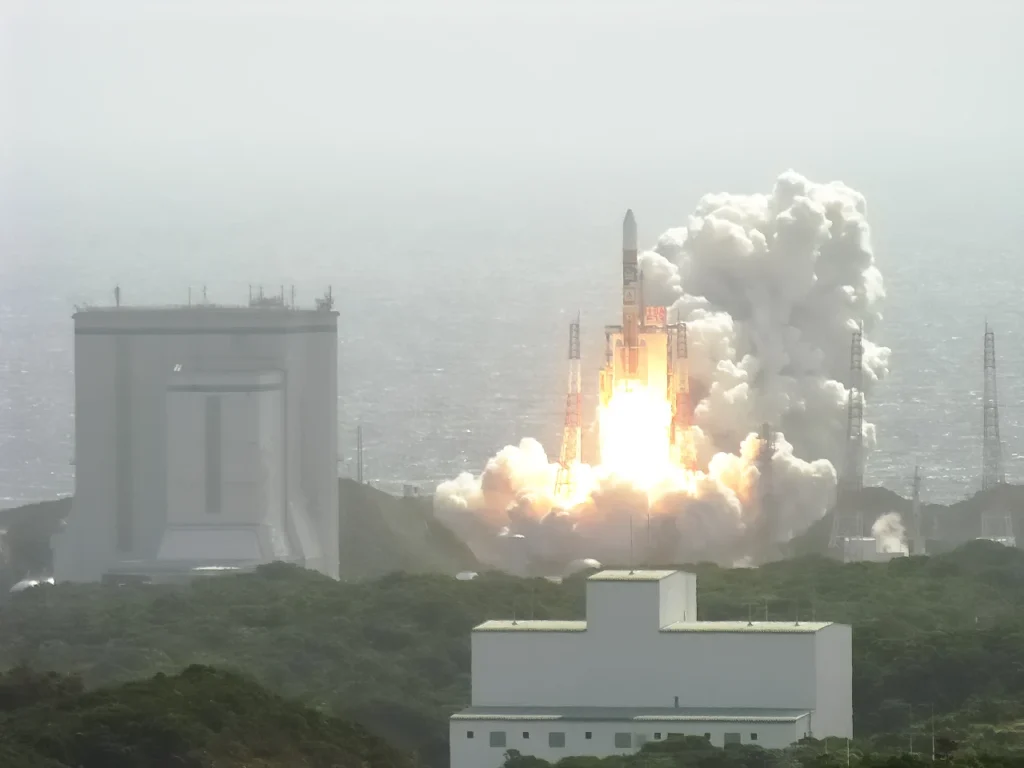 月周回衛星かぐやを搭載したH-IIAロケット13号機の打ち上げ写真