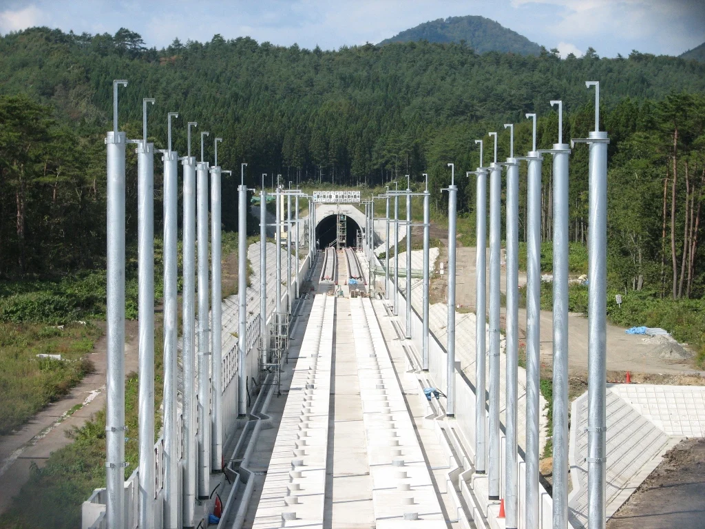 東北新幹線の八甲田トンネルを建設している現場