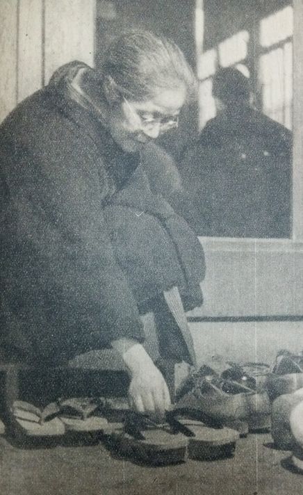 俳人・長谷川かな女の肖像写真