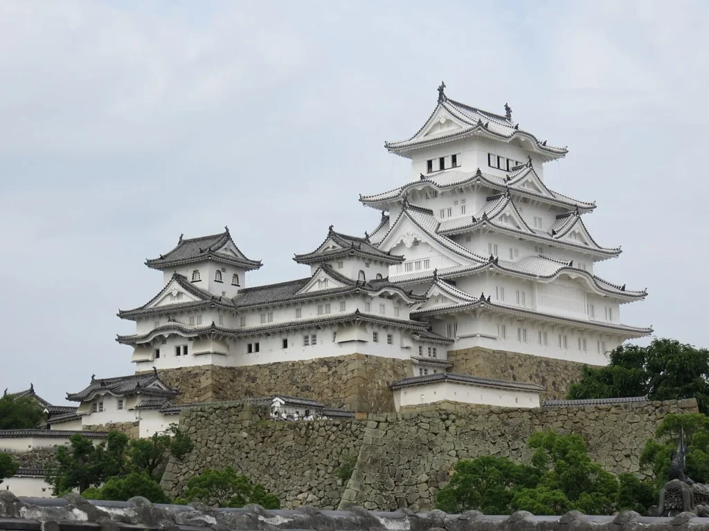 平成の修理を終えた姫路城の天守群