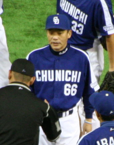 中日ドラゴンズのユニフォームを着た落合博満