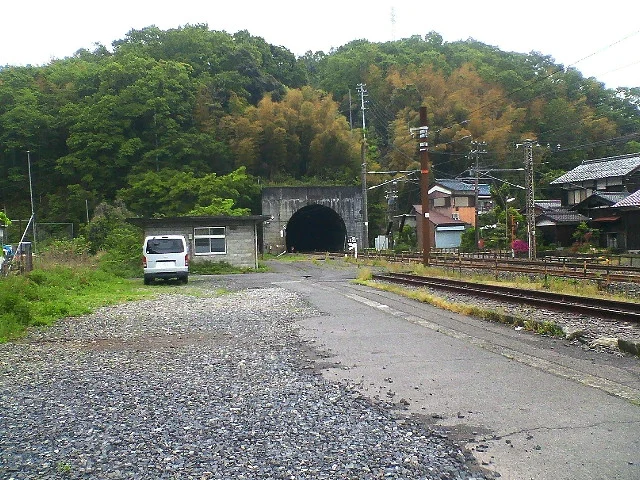 福井県敦賀市にある北陸トンネルの敦賀側坑口