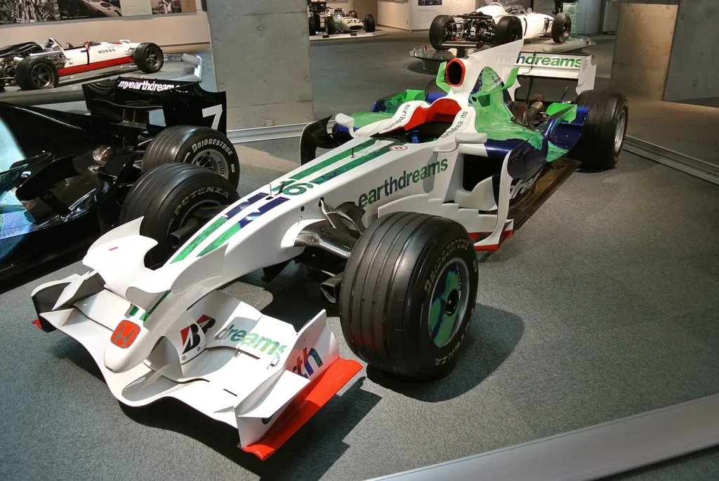 ホンダコレクションホールに展示されている2008年型ホンダRA108の写真