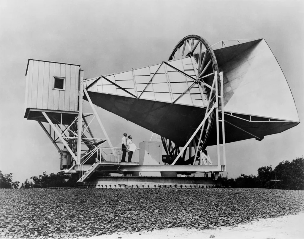宇宙マイクロ波背景放射の発見に使われたホルムデルのホーンアンテナ