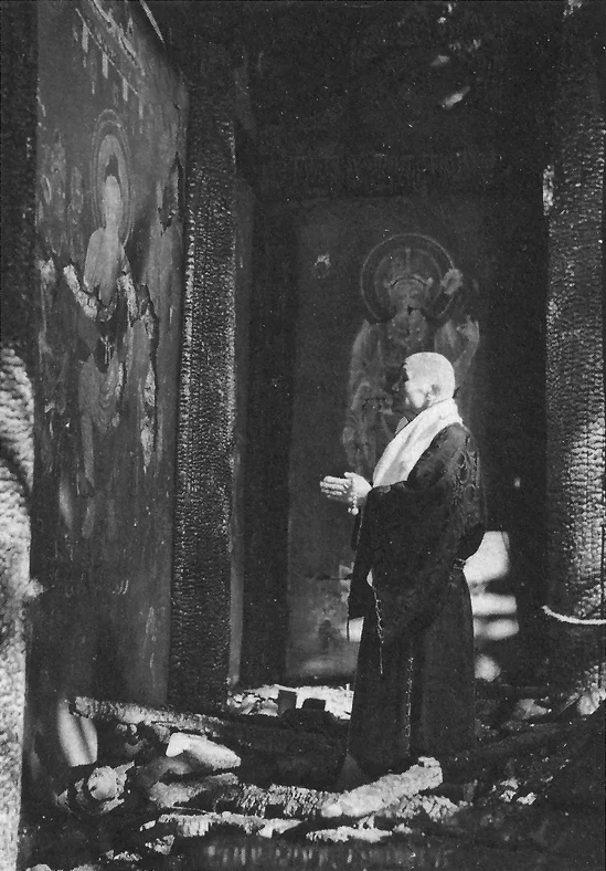火災で焼損した法隆寺金堂内陣の写真