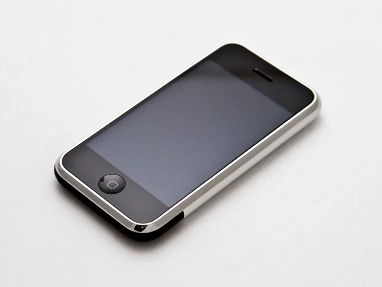 2007年に発売された初代iPhone