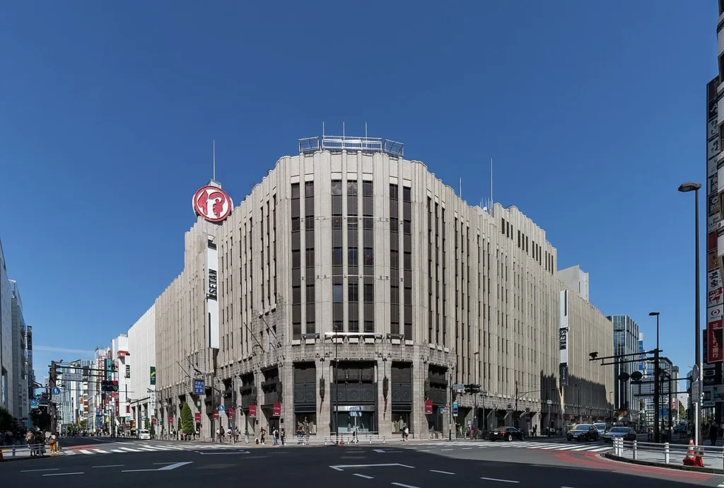 伊勢丹新宿本店の建物の写真