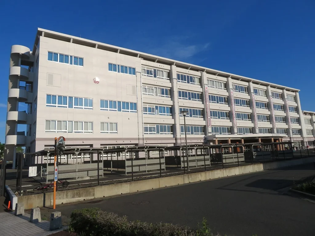 岩手県立盛岡商業高等学校の校舎