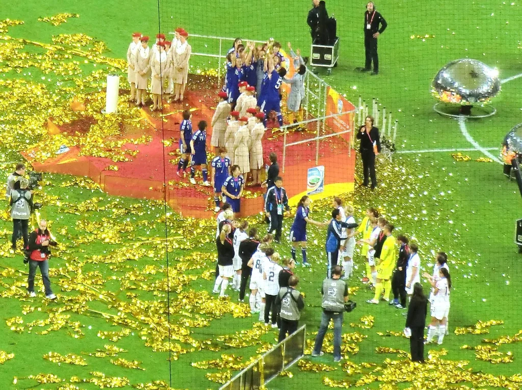 2011年FIFA女子ワールドカップで優勝し表彰を受ける日本代表