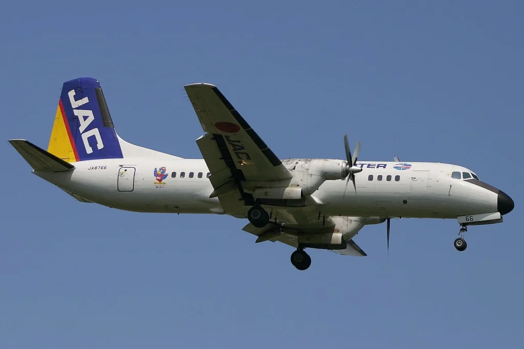福岡空港にある日本エアコミューターのYS-11の写真